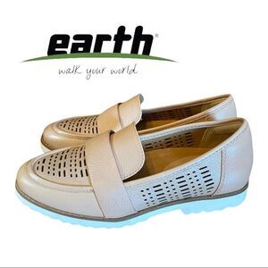 Brand New EARTH "Masio" Blush Leather Laser Cut Shoes Loafers 5.5 5.5B